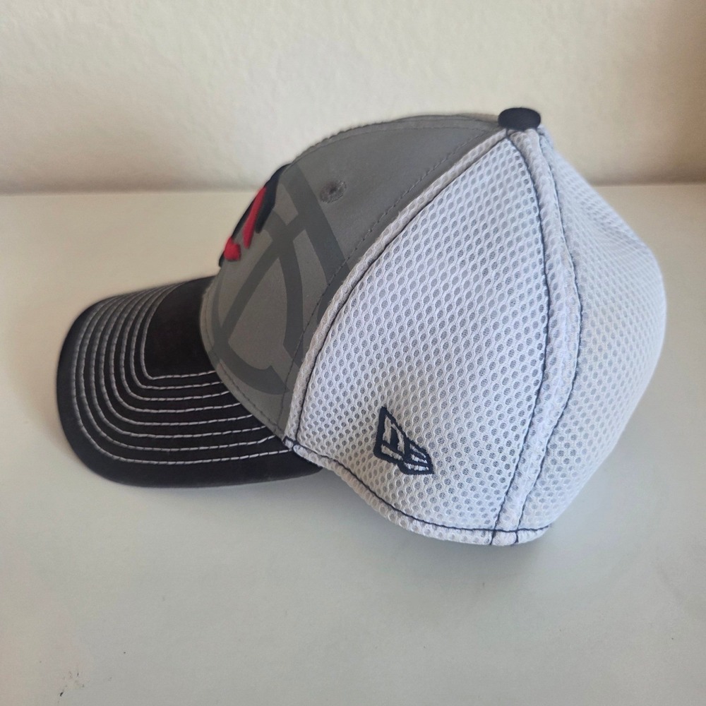 New Era Minnesota Twins 39THIRTY Stretch Fit Hat Grey White Mesh MLB Cap Mens